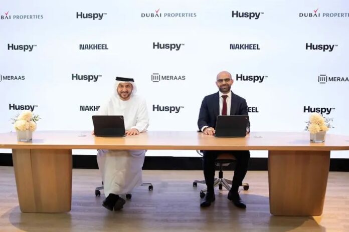 Dubai Holding Real Estate Chief Executive Officer, Khalid Al Malik, (left) alongside Fouad Chemlati, Chief Executive Officer, UAE at Huspy, (right). Officially signs the Memorandum of Understanding | Rental Living News
